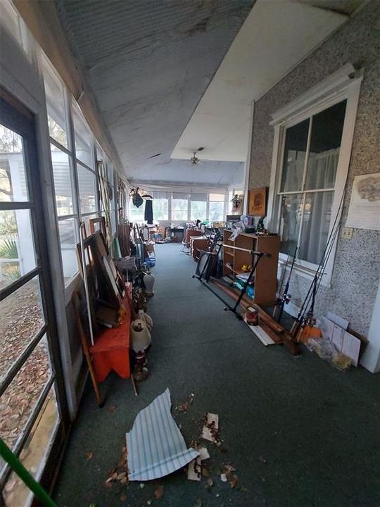 En Venta: $749,900 (3 camas, 2 baños, 2700 Pies cuadrados)