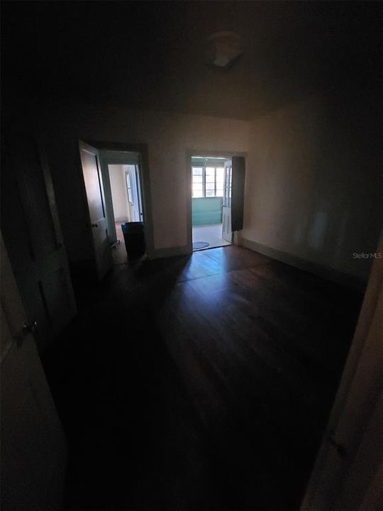 En Venta: $749,900 (3 camas, 2 baños, 2700 Pies cuadrados)