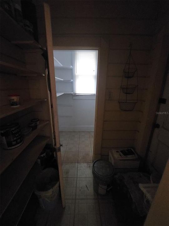 En Venta: $749,900 (3 camas, 2 baños, 2700 Pies cuadrados)