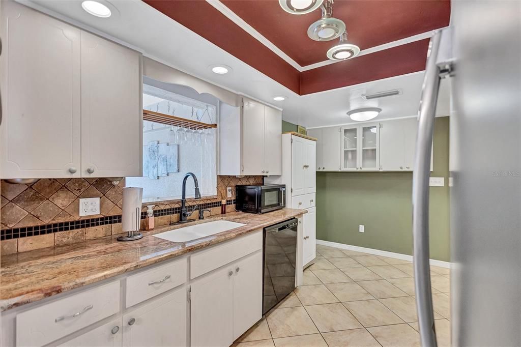 For Rent: $3,000 (3 beds, 3 baths, 1810 Square Feet)