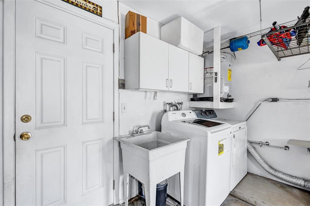 For Rent: $3,000 (3 beds, 3 baths, 1810 Square Feet)