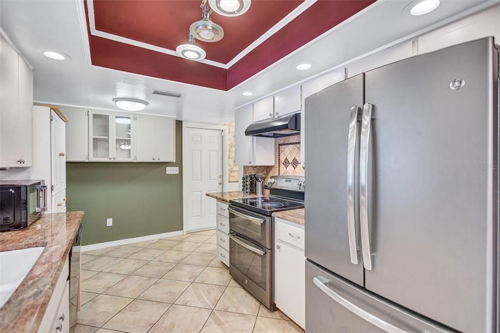 For Rent: $3,000 (3 beds, 3 baths, 1810 Square Feet)