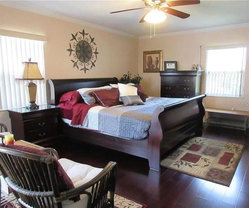 For Rent: $3,200 (3 beds, 3 baths, 1810 Square Feet)