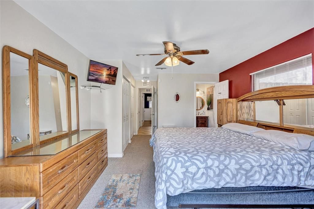 For Rent: $3,000 (3 beds, 3 baths, 1810 Square Feet)