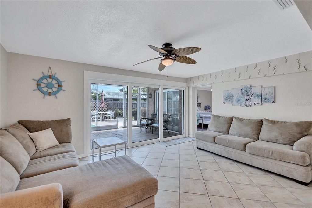 For Rent: $3,000 (3 beds, 3 baths, 1810 Square Feet)