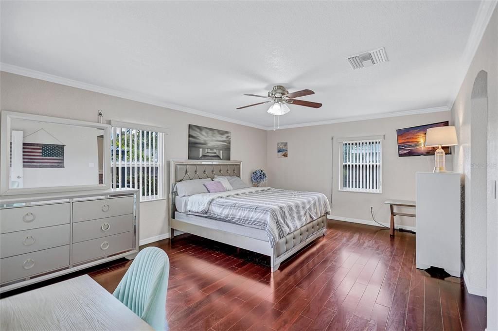 For Rent: $3,000 (3 beds, 3 baths, 1810 Square Feet)