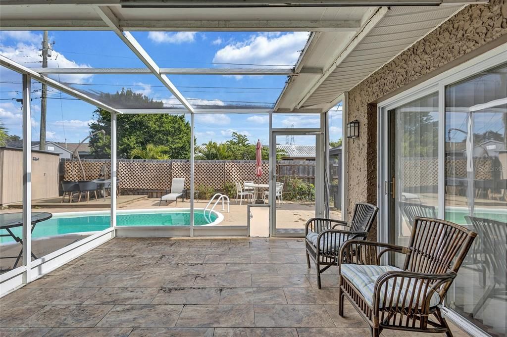 For Rent: $3,000 (3 beds, 3 baths, 1810 Square Feet)