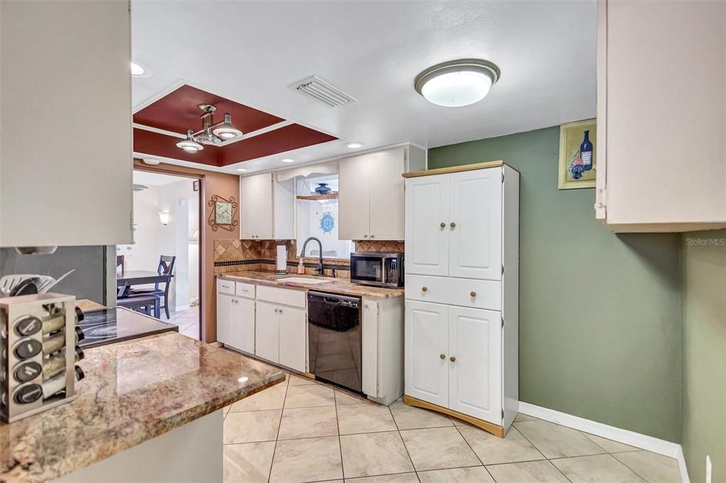 For Rent: $3,000 (3 beds, 3 baths, 1810 Square Feet)