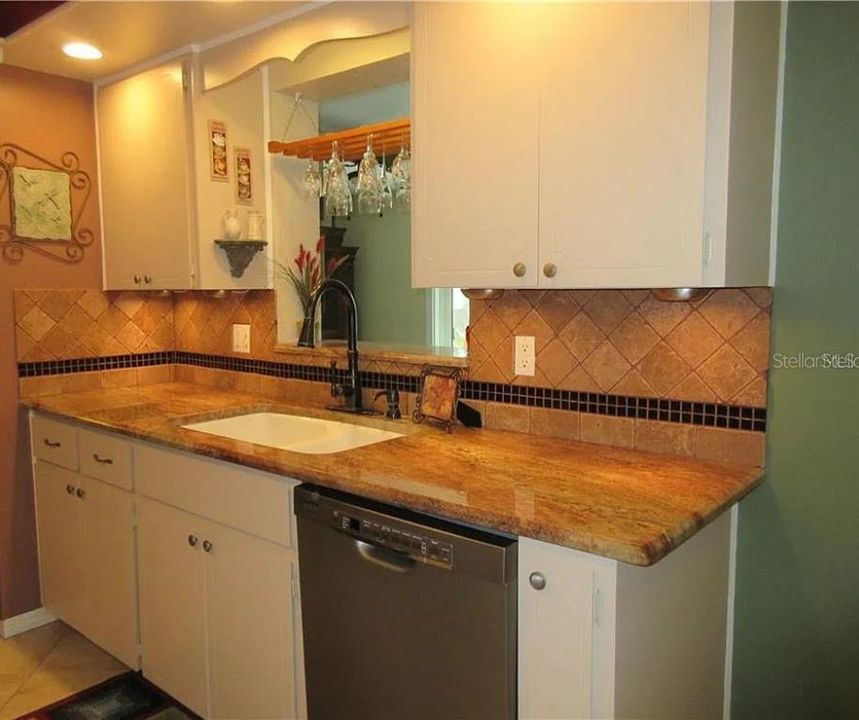 For Rent: $3,200 (3 beds, 3 baths, 1810 Square Feet)