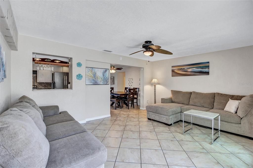 For Rent: $3,000 (3 beds, 3 baths, 1810 Square Feet)