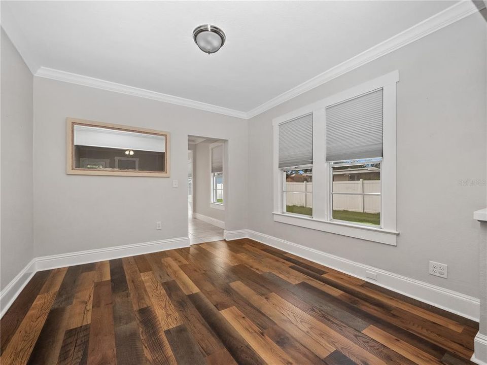 For Sale: $445,000 (2 beds, 1 baths, 948 Square Feet)