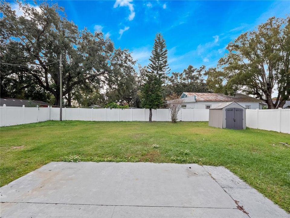 For Sale: $445,000 (2 beds, 1 baths, 948 Square Feet)
