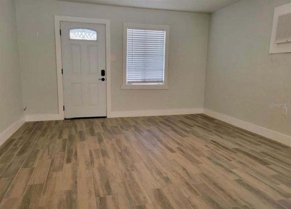 For Rent: $1,495 (1 beds, 1 baths, 600 Square Feet)