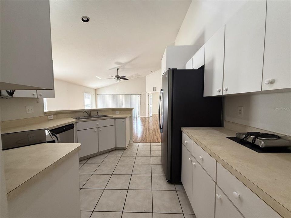 出租: $2,280 (3 贝兹, 2 浴室, 1656 平方英尺)