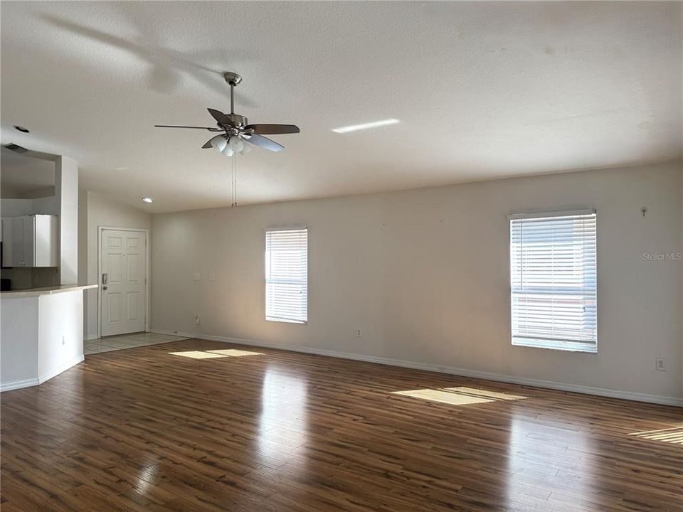 出租: $2,280 (3 贝兹, 2 浴室, 1656 平方英尺)