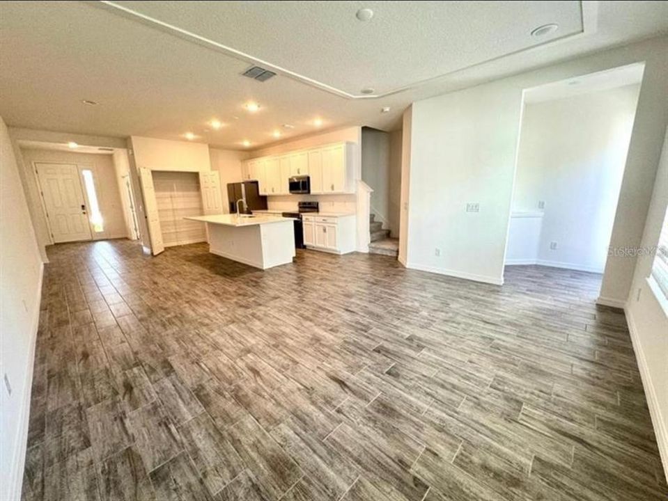 For Rent: $2,850 (3 beds, 2 baths, 1860 Square Feet)