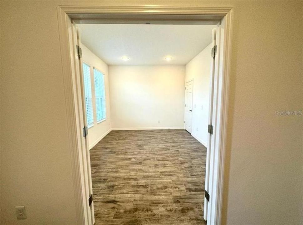 For Rent: $2,850 (3 beds, 2 baths, 1860 Square Feet)