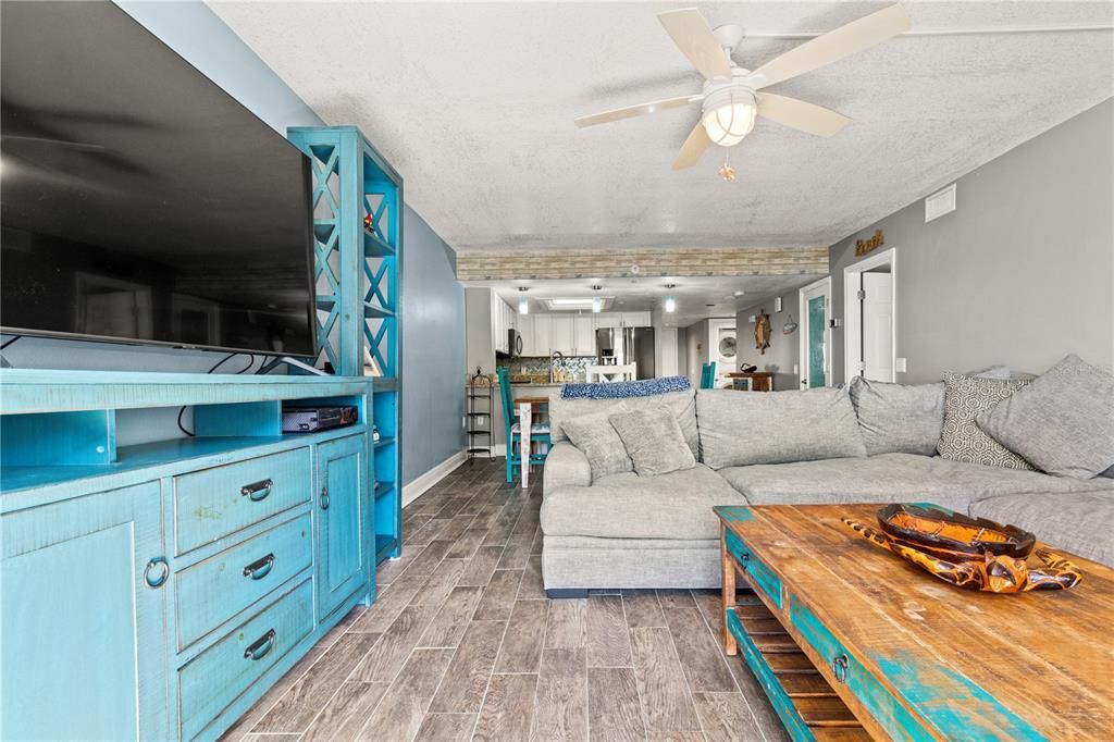 待售: $599,999 (3 贝兹, 2 浴室, 1563 平方英尺)