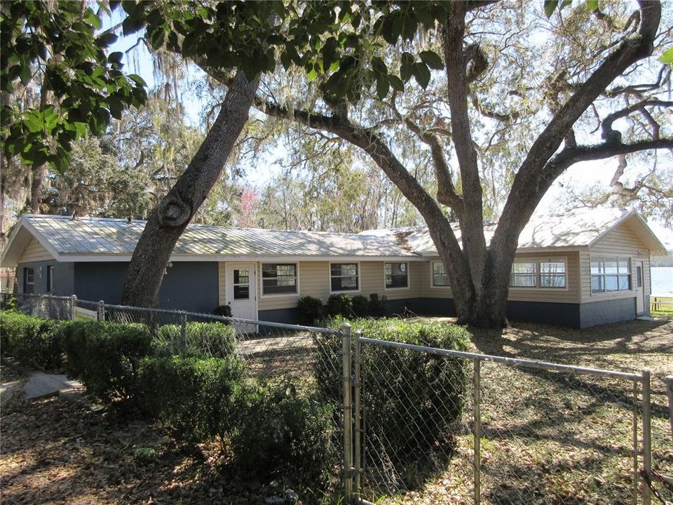 For Sale: $164,000 (2 beds, 3 baths, 1656 Square Feet)