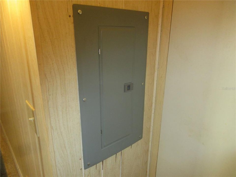 For Sale: $164,000 (2 beds, 3 baths, 1656 Square Feet)