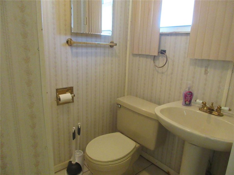 For Sale: $164,000 (2 beds, 3 baths, 1656 Square Feet)