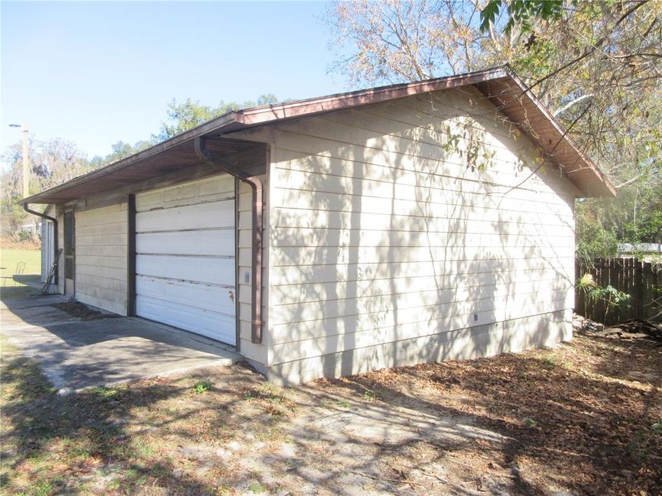 For Sale: $164,000 (2 beds, 3 baths, 1656 Square Feet)