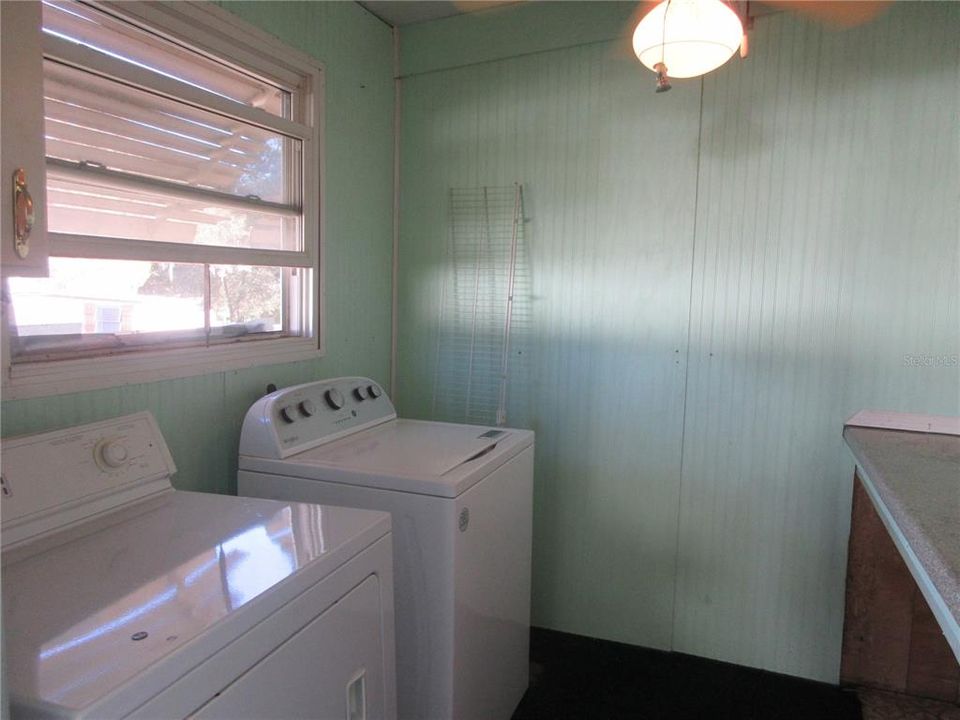 For Sale: $164,000 (2 beds, 3 baths, 1656 Square Feet)