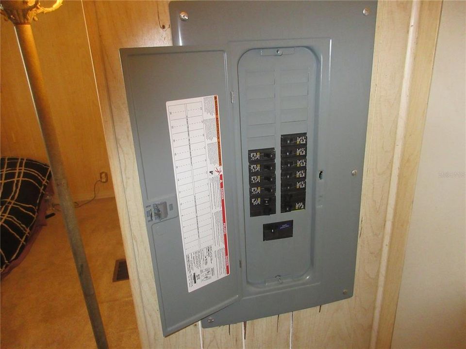 For Sale: $164,000 (2 beds, 3 baths, 1656 Square Feet)