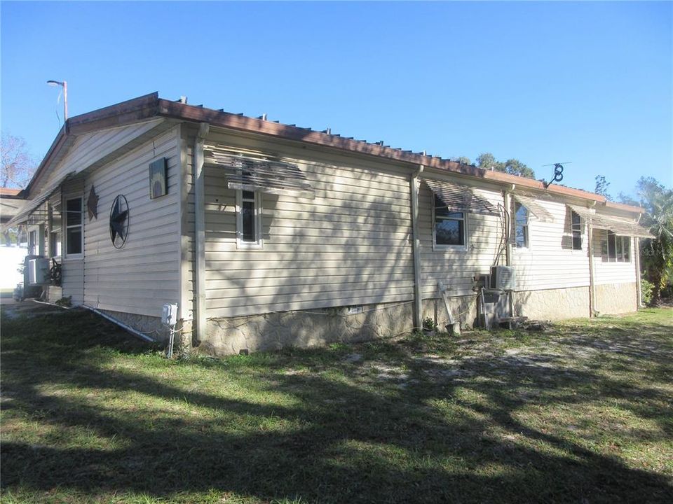 For Sale: $164,000 (2 beds, 3 baths, 1656 Square Feet)