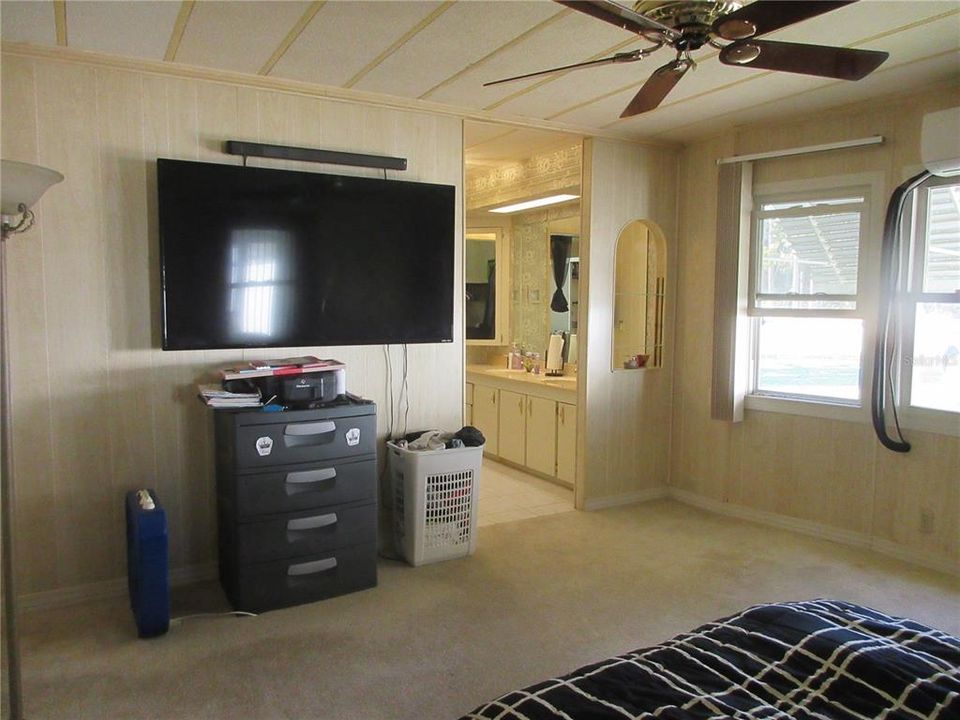 For Sale: $164,000 (2 beds, 3 baths, 1656 Square Feet)