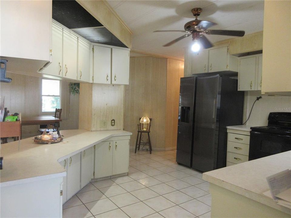 For Sale: $164,000 (2 beds, 3 baths, 1656 Square Feet)