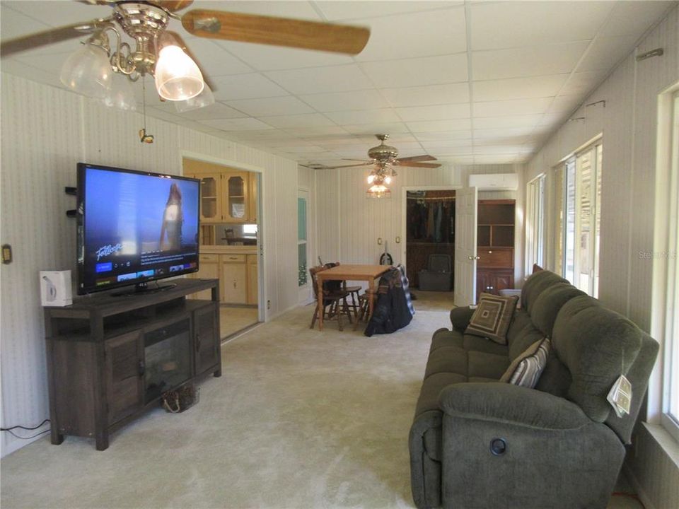 For Sale: $164,000 (2 beds, 3 baths, 1656 Square Feet)