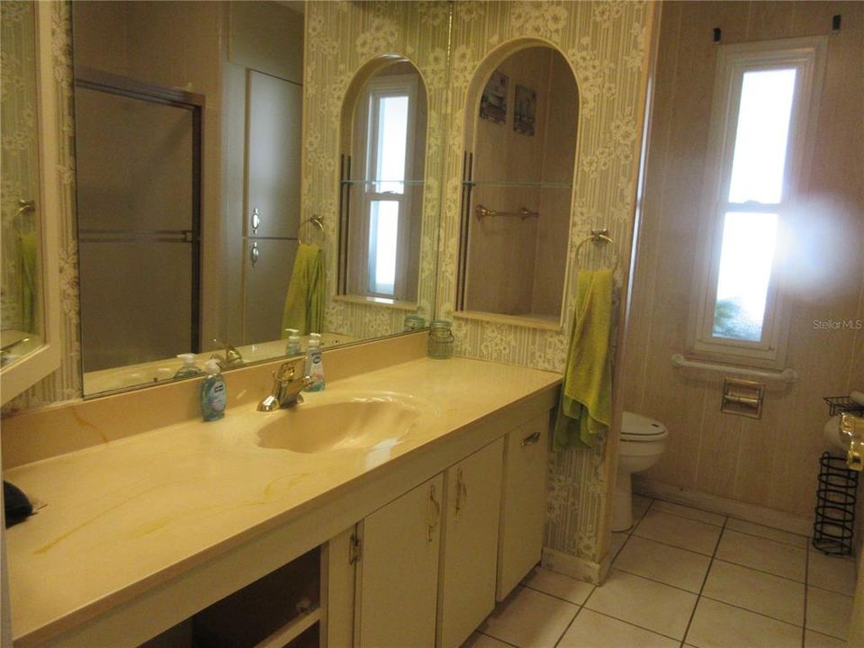 For Sale: $164,000 (2 beds, 3 baths, 1656 Square Feet)