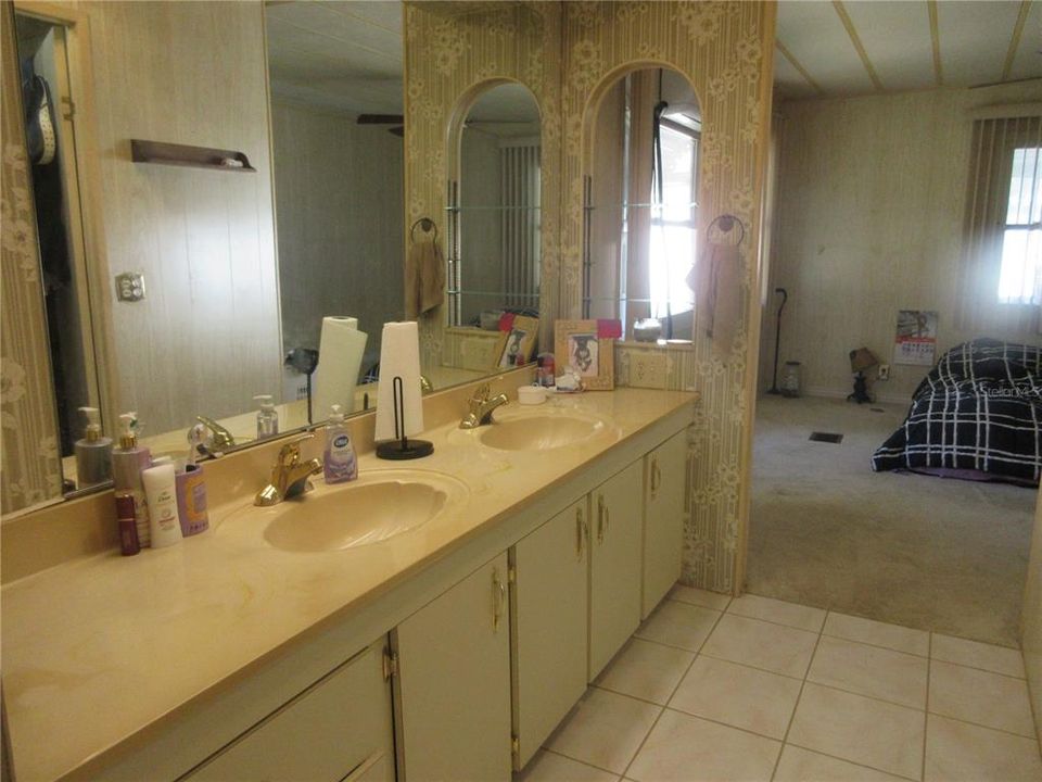 For Sale: $164,000 (2 beds, 3 baths, 1656 Square Feet)