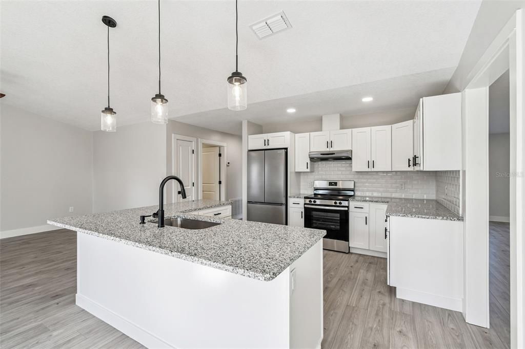 For Sale: $329,900 (3 beds, 2 baths, 1922 Square Feet)