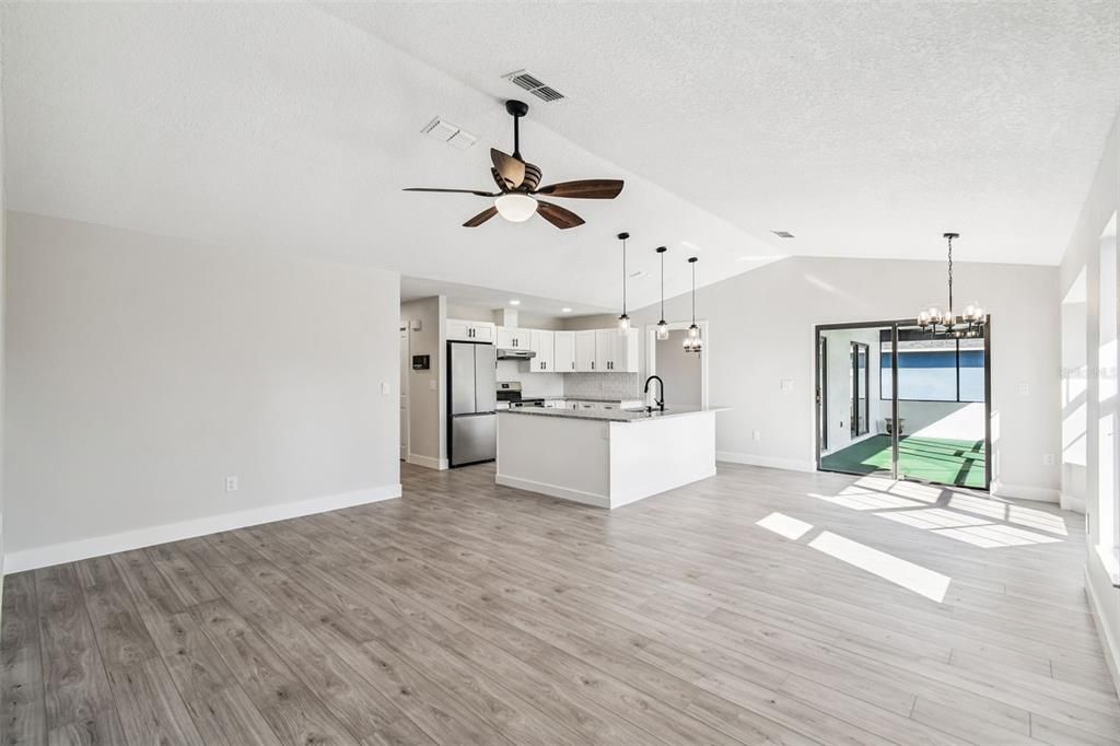 For Sale: $329,900 (3 beds, 2 baths, 1922 Square Feet)