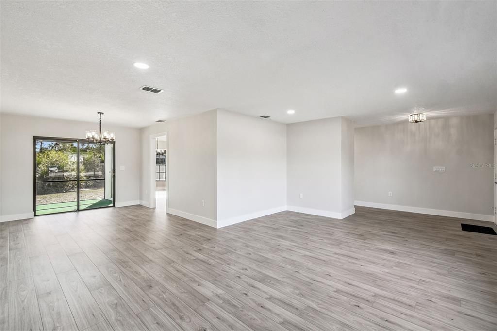 For Sale: $329,900 (3 beds, 2 baths, 1922 Square Feet)