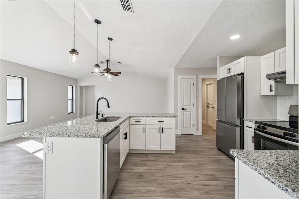 For Sale: $329,900 (3 beds, 2 baths, 1922 Square Feet)