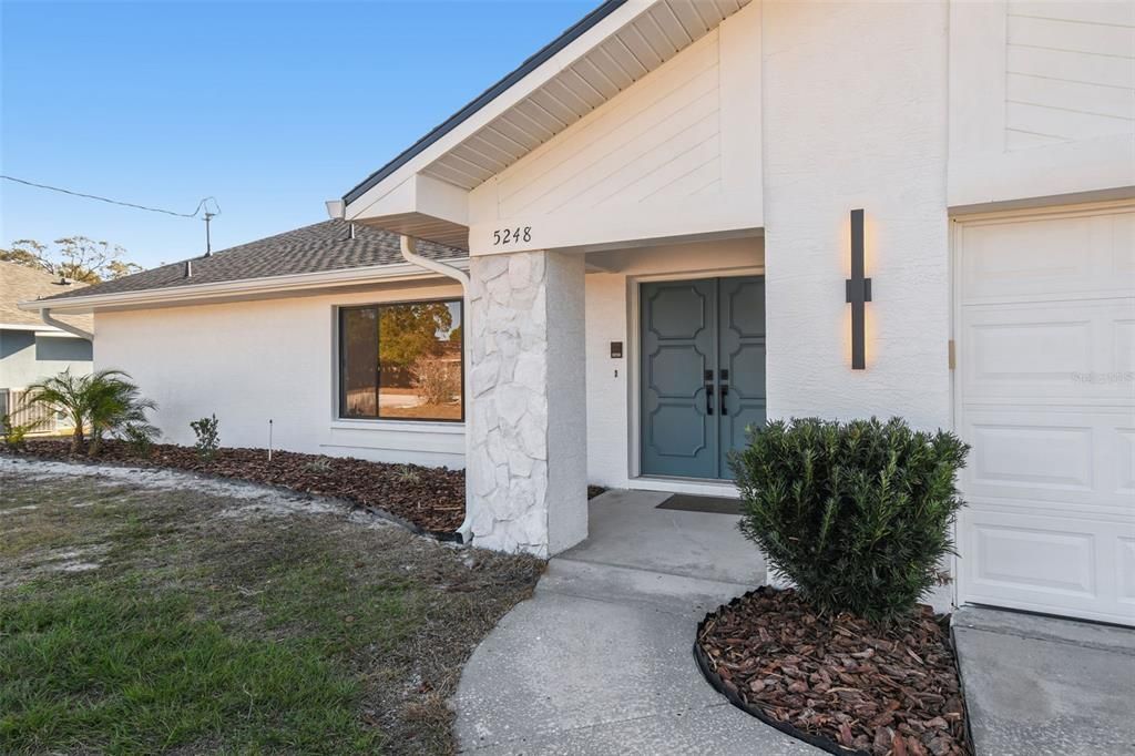 For Sale: $329,900 (3 beds, 2 baths, 1922 Square Feet)