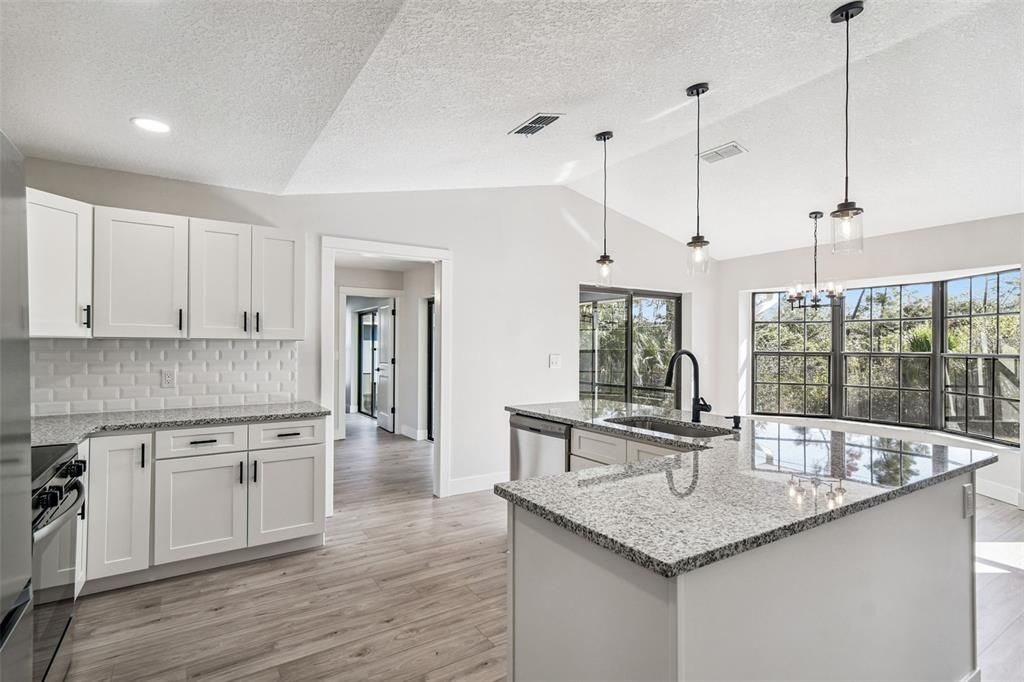 For Sale: $329,900 (3 beds, 2 baths, 1922 Square Feet)