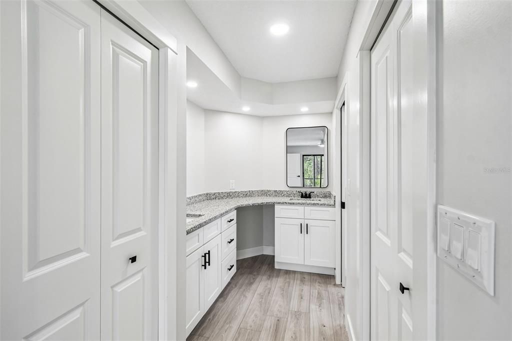 For Sale: $329,900 (3 beds, 2 baths, 1922 Square Feet)