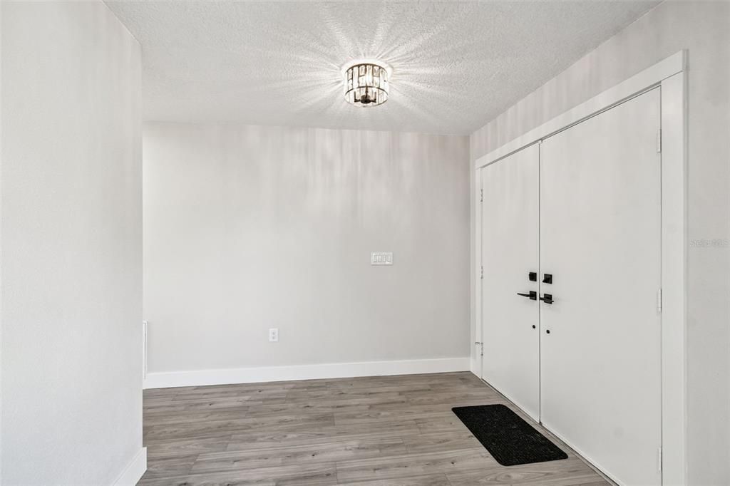 For Sale: $329,900 (3 beds, 2 baths, 1922 Square Feet)