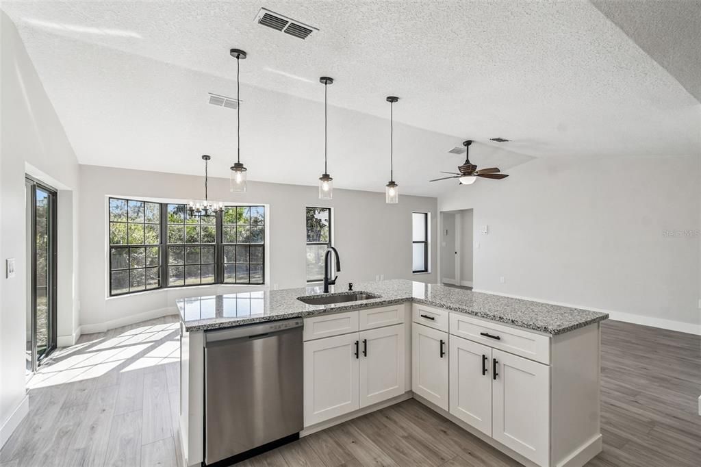 For Sale: $329,900 (3 beds, 2 baths, 1922 Square Feet)