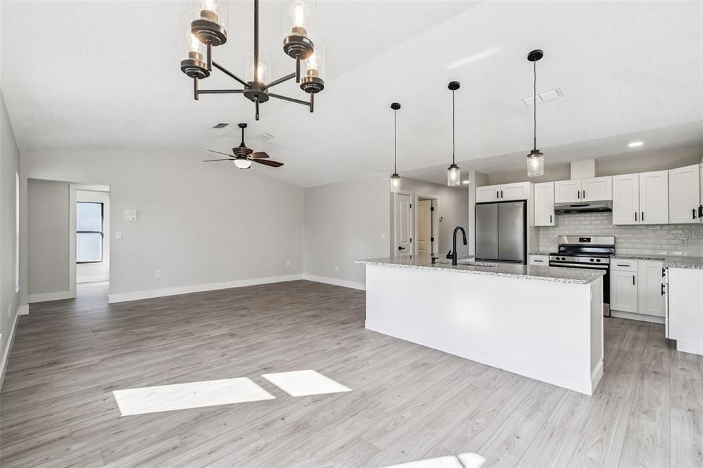 For Sale: $329,900 (3 beds, 2 baths, 1922 Square Feet)