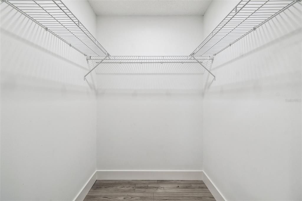 For Sale: $329,900 (3 beds, 2 baths, 1922 Square Feet)