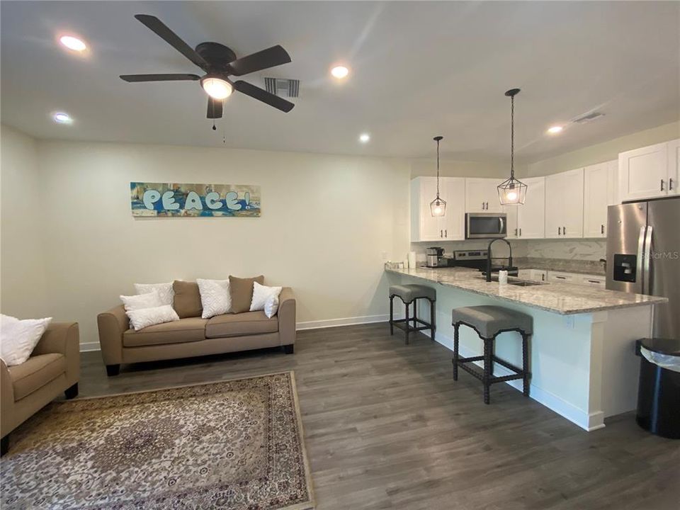 В аренду: $1,675 (6 спален, 3 ванн, 1125 Квадратных фут)