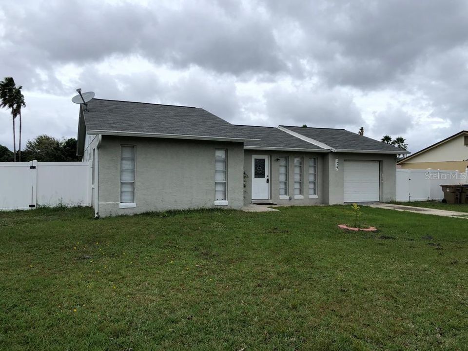 For Rent: $1,950 (3 beds, 2 baths, 1175 Square Feet)