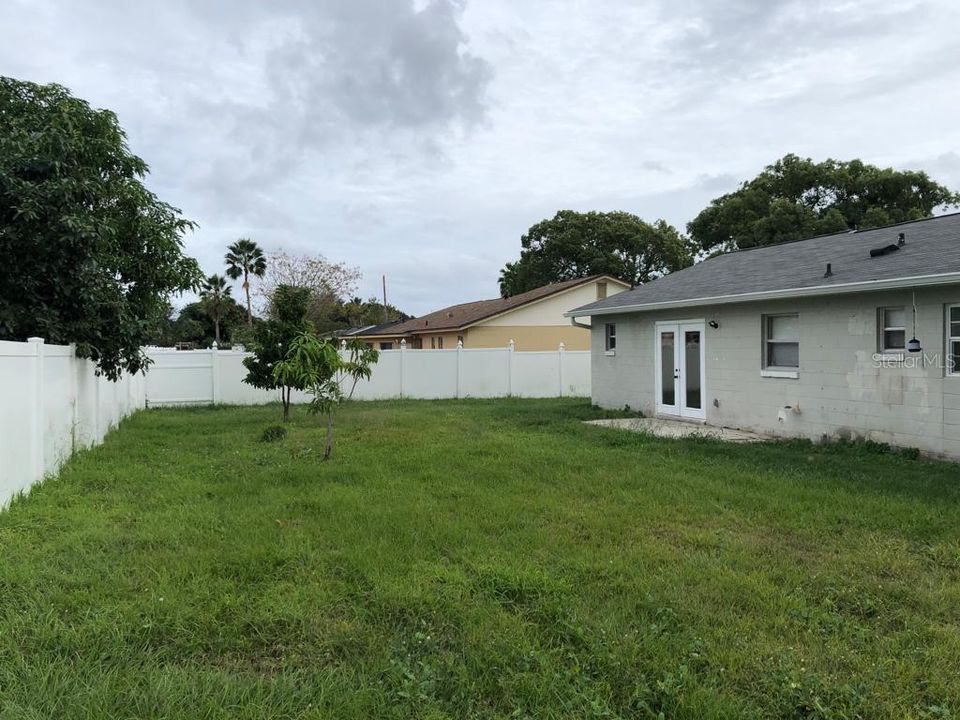 For Rent: $1,950 (3 beds, 2 baths, 1175 Square Feet)