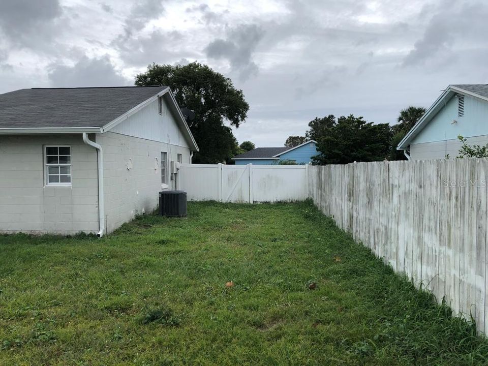 For Rent: $1,950 (3 beds, 2 baths, 1175 Square Feet)