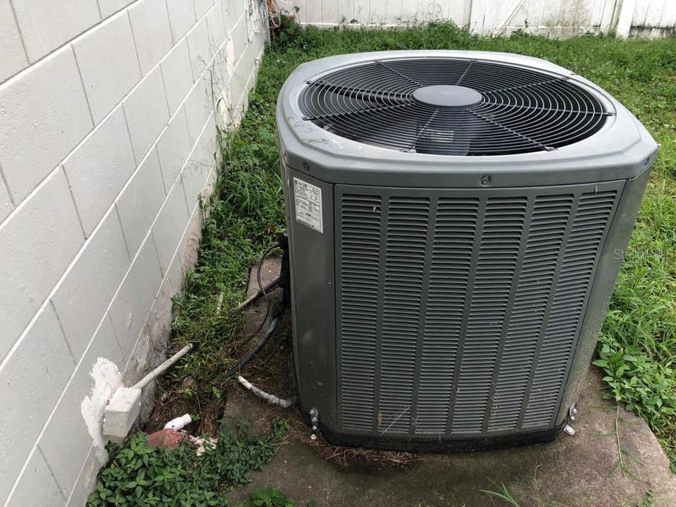 For Rent: $1,950 (3 beds, 2 baths, 1175 Square Feet)